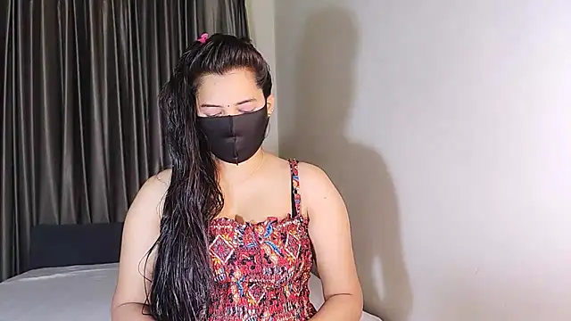 Snapshot of YourLovelyQueen chatting on 01.24.25 YourLovelyQueen online show from 01.24.25