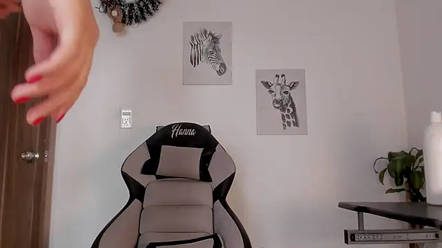 Hanna Risso online show from 12.05.25