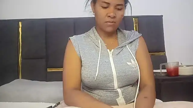 Snapshot of aleixane chatting on 06.08.26 aleixane online show from 06.08.26