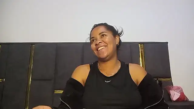 Snapshot of aleixane chatting on 06.16.26 aleixane online show from 06.16.26