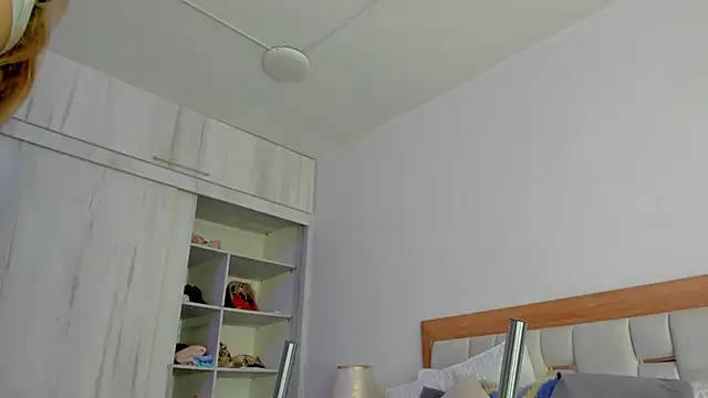 Snapshot of elena_mature chatting on 10.31.25 elena mature online show from 10.31.25