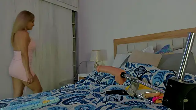 Snapshot of elena_mature chatting on 11.04.25 elena mature online show from 11.04.25