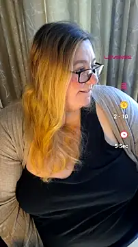 Snapshot of Iceprincess2bad4u chatting on 07.04.26 Iceprincess2bad4u online show from 07.04.26