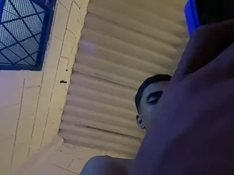 Snapshot of Max_TheHorseDick chatting on 11.12.25 Max TheHorseDick online show from 11.12.25