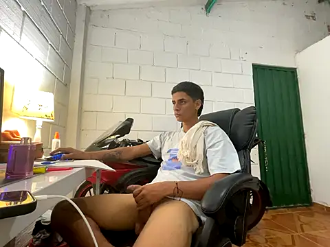 Max TheHorseDick online show from 11.20.25