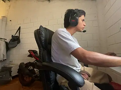 Max TheHorseDick online show from 11.30.25