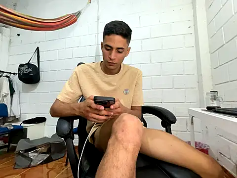 Max TheHorseDick online show from 12.14.25