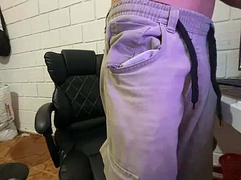 Snapshot of Max_TheHorseDick chatting on 02.06.26 Max TheHorseDick online show from 02.06.26