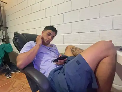 Snapshot of Max_TheHorseDick chatting on 02.09.26 Max TheHorseDick online show from 02.09.26