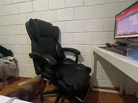 Snapshot of Max_TheHorseDick chatting on 02.22.26 Max TheHorseDick online show from 02.22.26