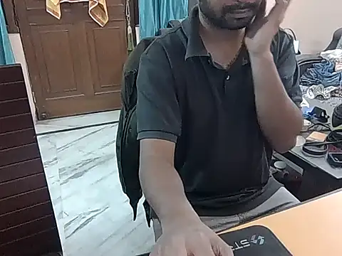 Snapshot of redvelvet_4 chatting on 12.16.25 redvelvet 4 online show from 12.16.25