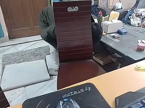 Snapshot of redvelvet_4 chatting on 12.17.25 redvelvet 4 online show from 12.17.25