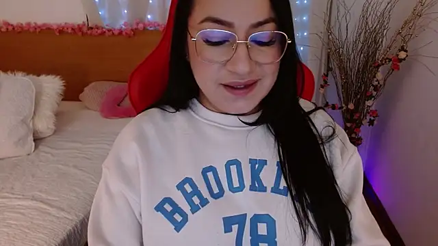 lucy luu  online show from 03.05.25