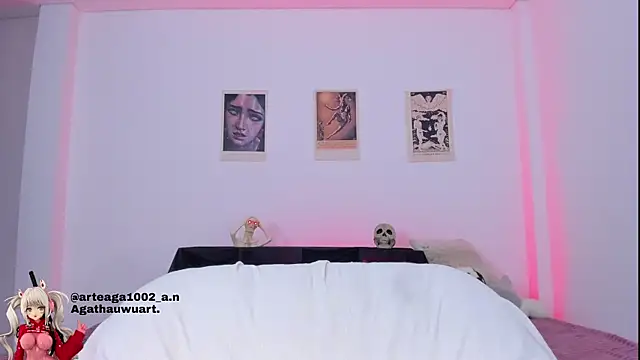 Snapshot of Moonlight1002 chatting on 10.12.25 Moonlight1002 online show from 10.12.25