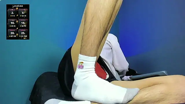 Snapshot of tom_Howard chatting on 12.18.24 tom Howard online show from 12.18.24