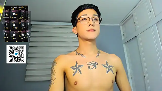 Snapshot of tom_Howard chatting on 09.21.25 tom Howard online show from 09.21.25