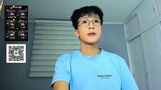 Snapshot of tom_Howard chatting on 09.22.25 tom Howard online show from 09.22.25