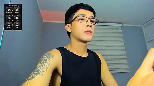 Snapshot of tom_Howard chatting on 11.09.25 tom Howard online show from 11.09.25