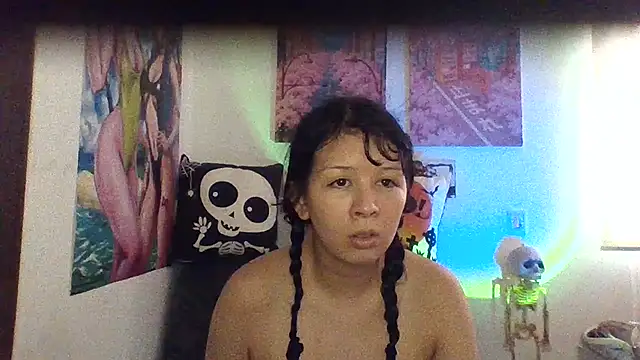 Snapshot of Haru_Queenn chatting on 10.18.25 Haru Queenn online show from 10.18.25