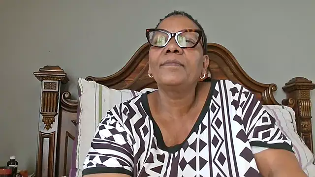 SEXYBOOBSNASS online show from 11.19.25