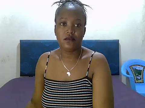 Snapshot of Spice202 chatting on 10.04.25 Spice202 online show from 10.04.25