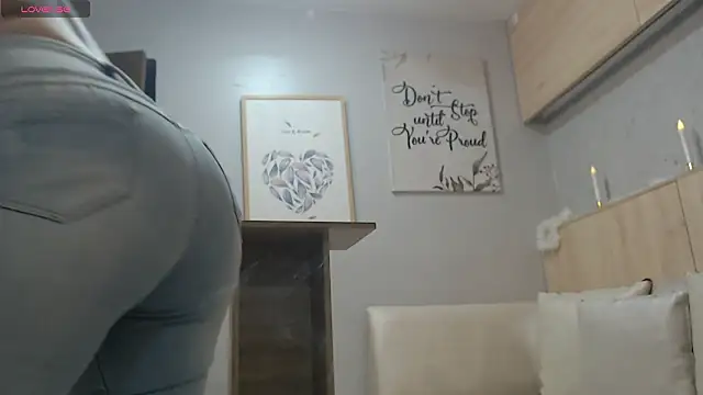 Snapshot of AlishaPalmer chatting on 12.10.24 AlishaPalmer online show from 12.10.24