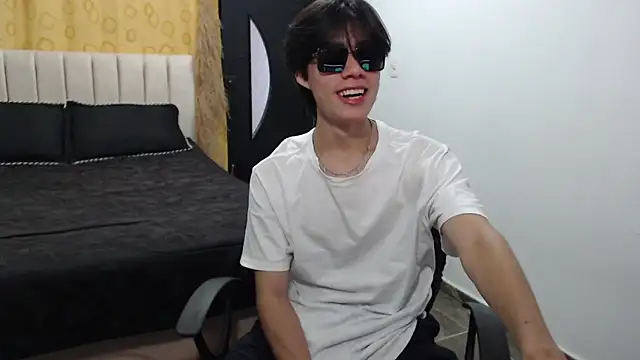 Elio-cam online show from 01.20.25