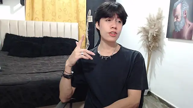 Snapshot of Elio-cam chatting on 05.08.26 Elio-cam online show from 05.08.26