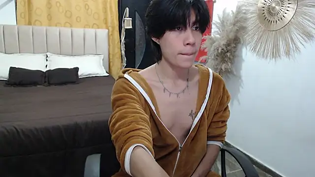 Snapshot of Elio-cam chatting on 07.22.26 Elio-cam online show from 07.22.26