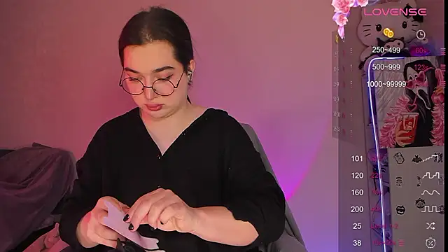 Snapshot of YsabellViveris chatting on 12.05.24 YsabellViveris online show from 12.05.24