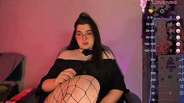 Snapshot of YsabellViveris chatting on 12.08.24 YsabellViveris online show from 12.08.24