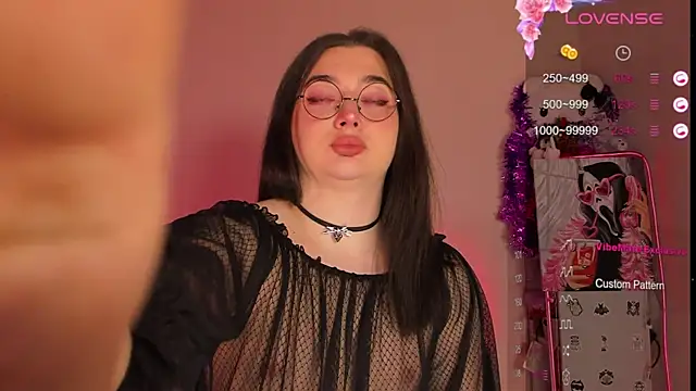 Snapshot of YsabellViveris chatting on 01.07.25 YsabellViveris online show from 01.07.25