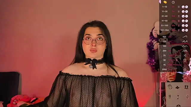 Snapshot of YsabellViveris chatting on 02.14.25 YsabellViveris online show from 02.14.25