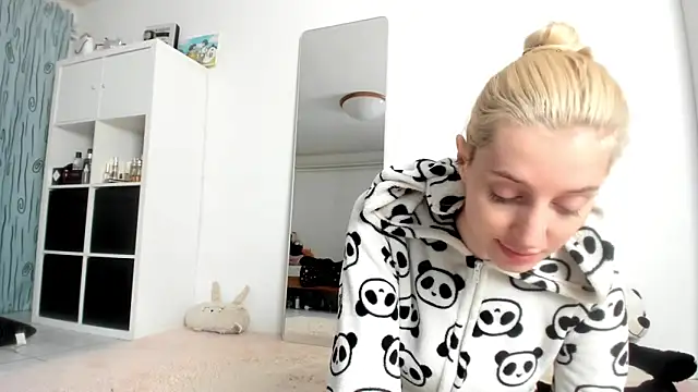 KenzieDawton online show from 10.13.25