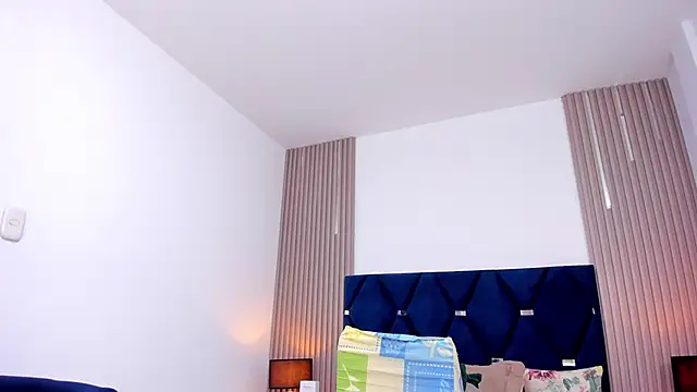 gabytyara2 online show from 10.24.25