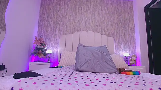 raven lilith  online show from 12.20.25