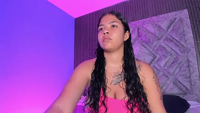 SophiaaStone online show from 01.23.25