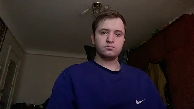 Snapshot of sweaticeboy chatting on 02.11.25 sweaticeboy online show from 02.11.25