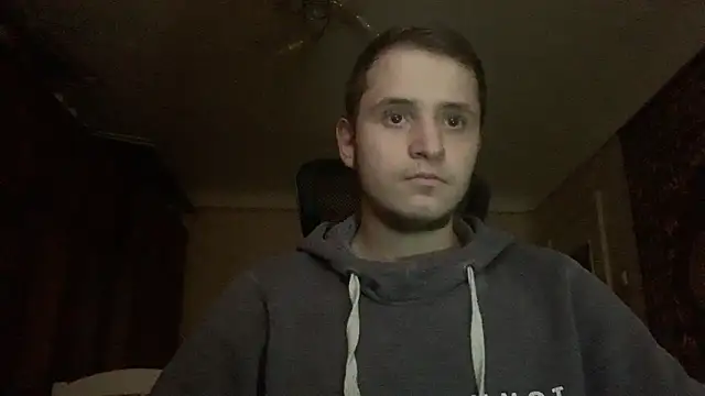 Snapshot of sweaticeboy chatting on 11.02.25 sweaticeboy online show from 11.02.25