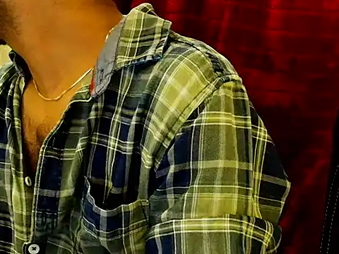 Snapshot of SHENOY3 chatting on 10.27.25 SHENOY3 online show from 10.27.25