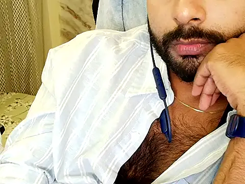 Snapshot of SHENOY3 chatting on 11.05.25 SHENOY3 online show from 11.05.25