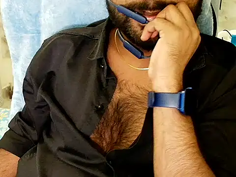 Snapshot of SHENOY3 chatting on 11.08.25 SHENOY3 online show from 11.08.25