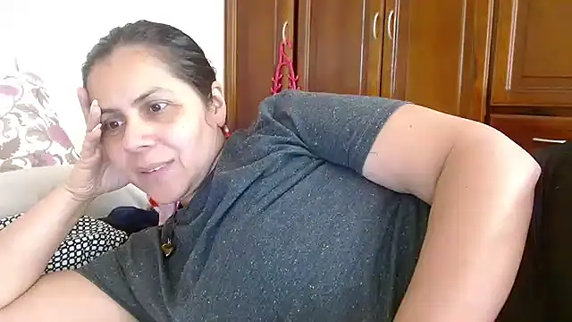 Sara Brandon online show from 09.17.25