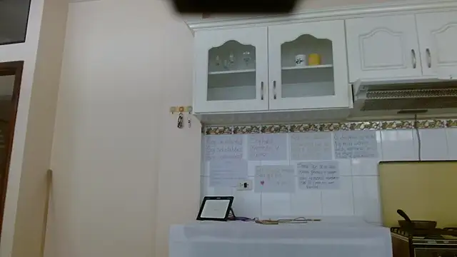 Sara Brandon online show from 09.23.25