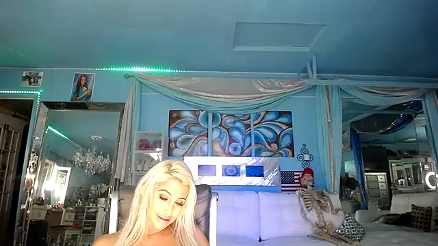 ADRIANNA FOX online show from 02.18.25