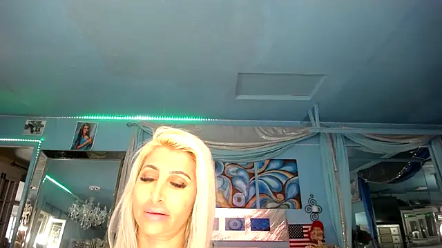 ADRIANNA FOX online show from 02.19.25