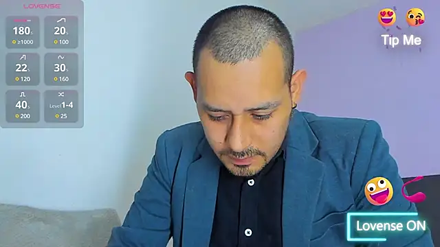 jhonyalzate2 online show from 12.13.24