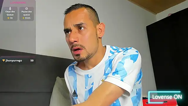 Snapshot of jhonyalzate2 chatting on 02.18.26 jhonyalzate2 online show from 02.18.26