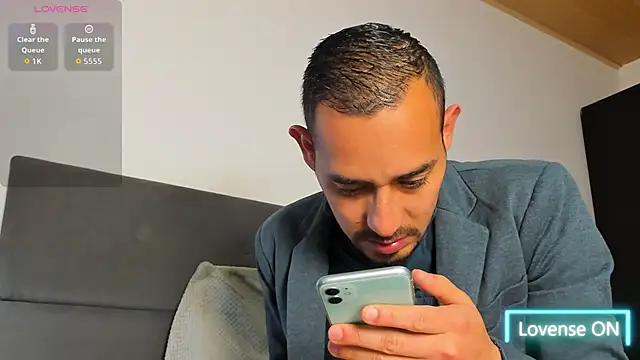 Snapshot of jhonyalzate2 chatting on 03.01.26 jhonyalzate2 online show from 03.01.26