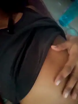 Snapshot of Aayankhan99 chatting on 10.24.25 Aayankhan99 online show from 10.24.25